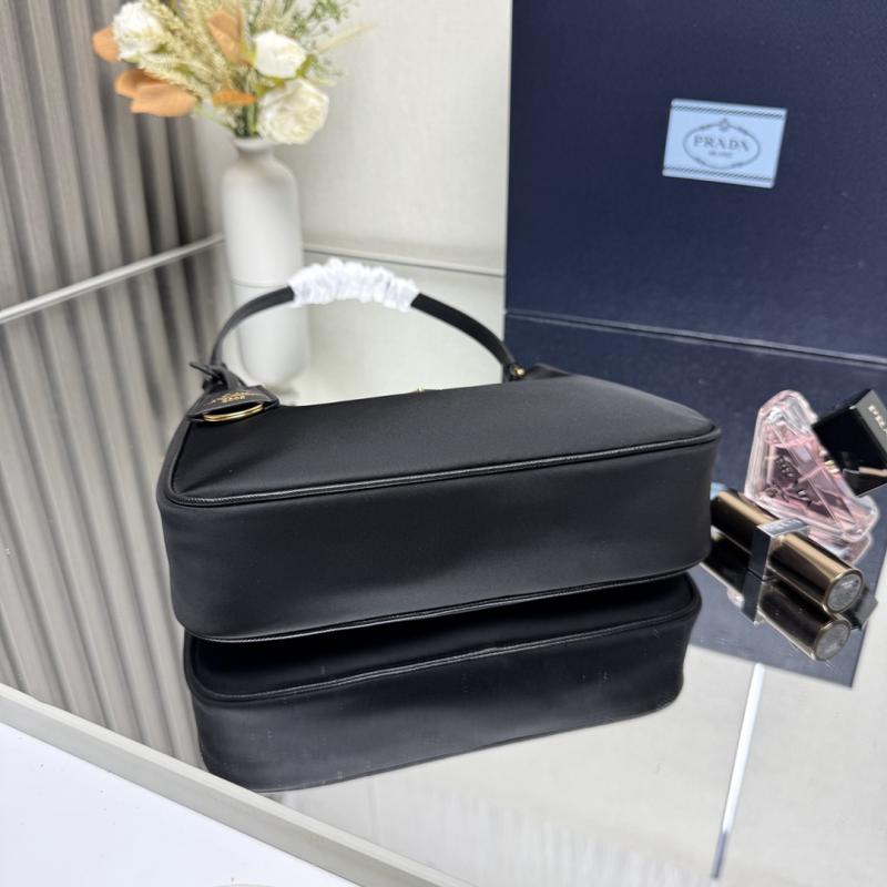 Prada Re-Edition 2005 mini bag Black 1N204M