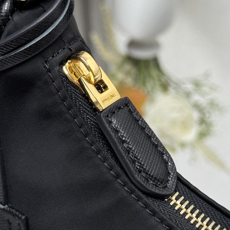Prada Re-Edition 2005 mini bag Black 1N204M