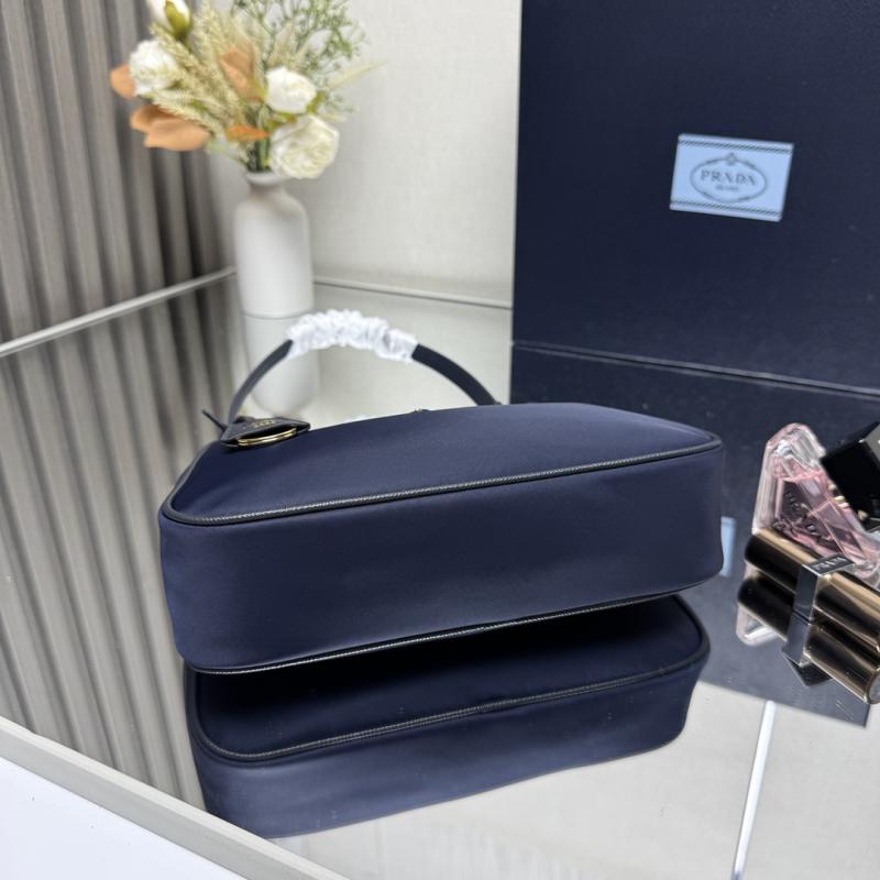 Prada Re-Edition 2005 mini bag Navy1N204M