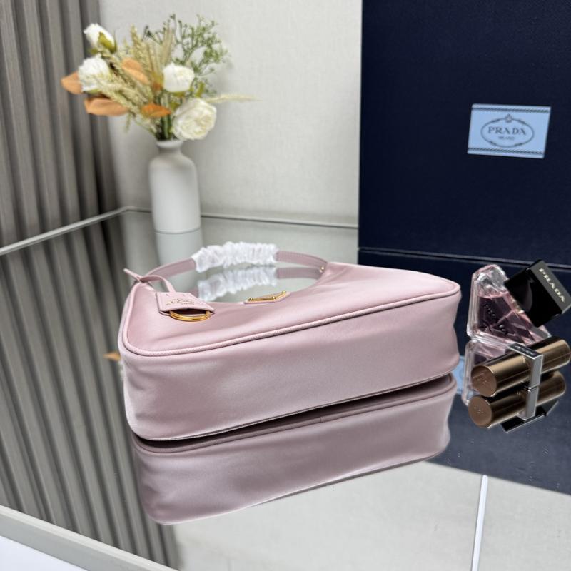 Prada Re-Edition 2005 mini bag Pink 1N204M