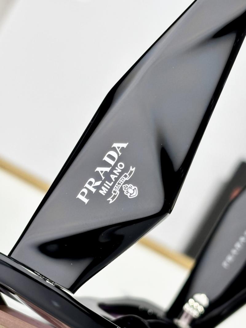 Prada Sunglasses SPR B18-1
