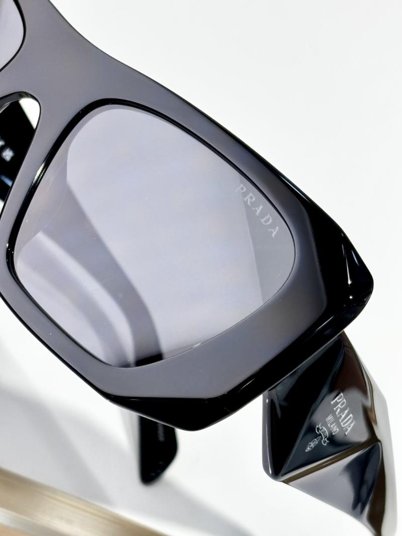 Prada Sunglasses SPR B18-C