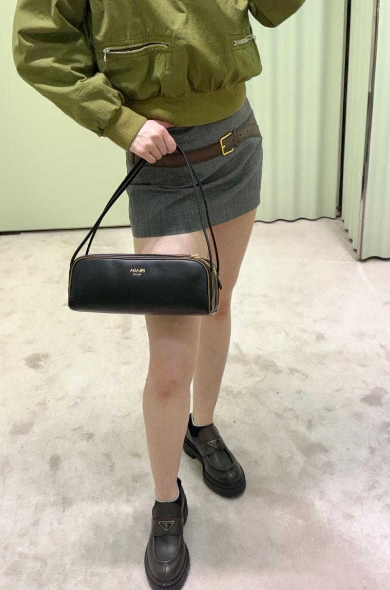 Prada Swing Leather shoulder bag Black 1BC249