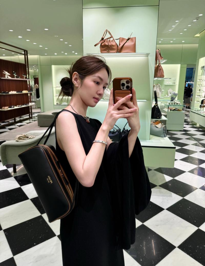 Prada Swing Leather shoulder bag Black 1BC249