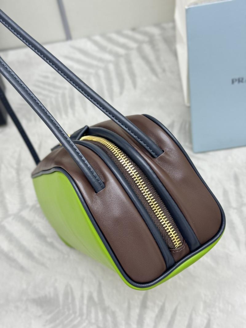 Prada Swing Leather shoulder bag Green 1BC249