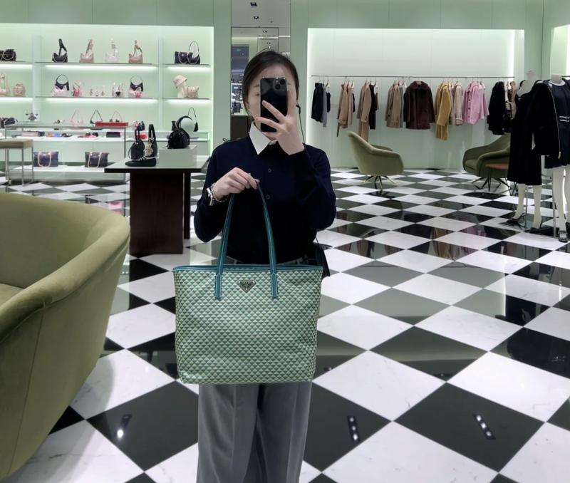 Prada Tote bag Green 1BG552
