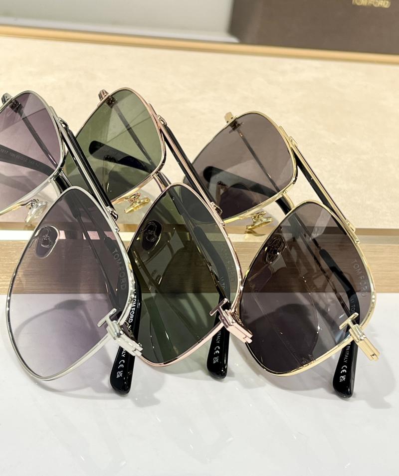 Tom Ford Sunglasses TF1017