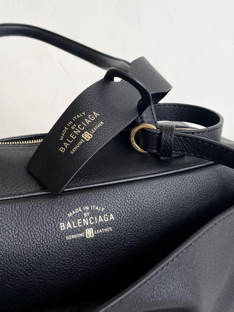 Balenciaga Carrie Medium Bowling Bag Black 826425