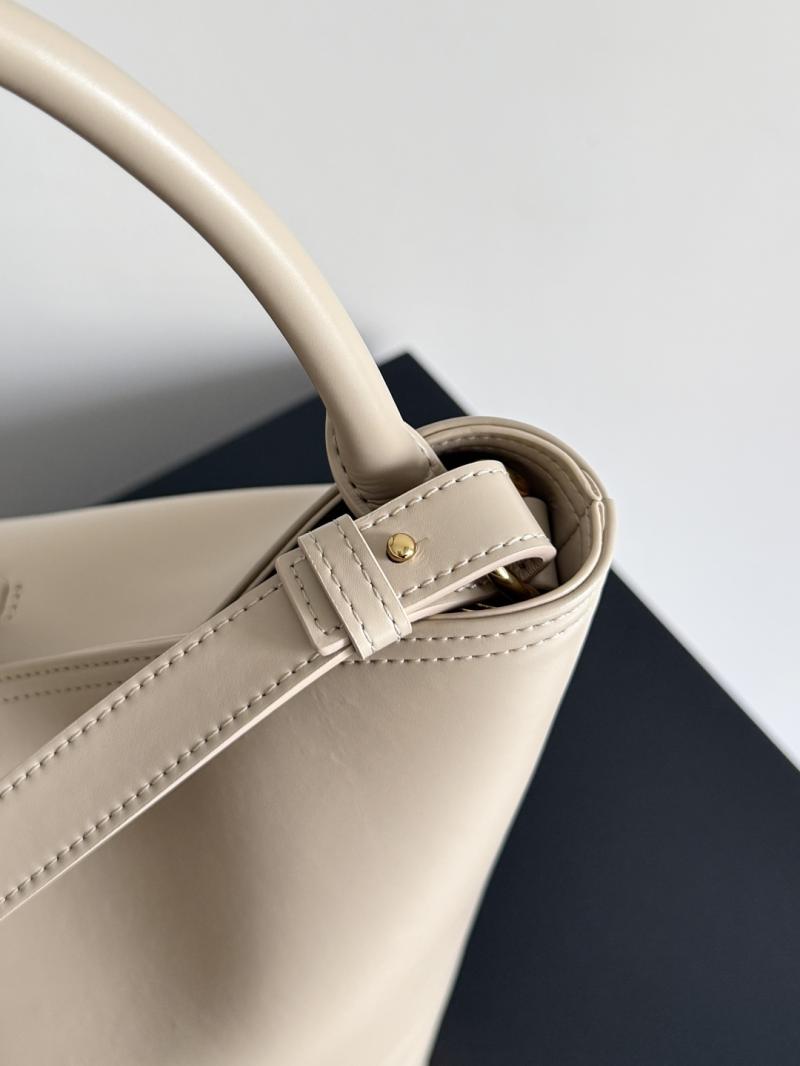 Bottega Veneta Liberta Bucket Ecru 806038