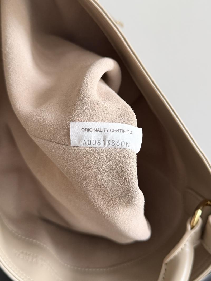 Bottega Veneta Liberta Bucket Ecru 806038