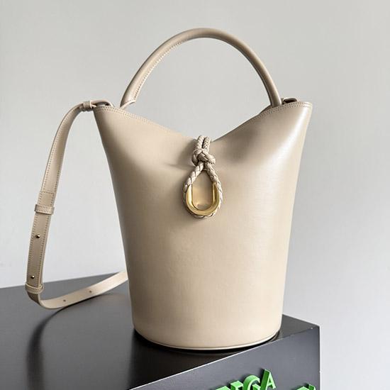Bottega Veneta Liberta Bucket Ecru 806038