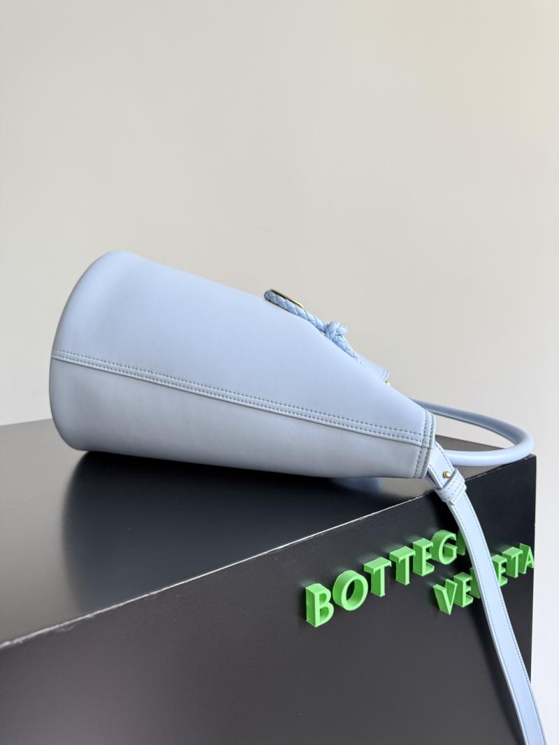 Bottega Veneta Liberta Bucket Lunar 806038
