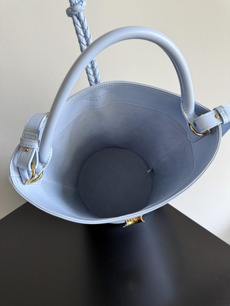 Bottega Veneta Liberta Bucket Lunar 806038