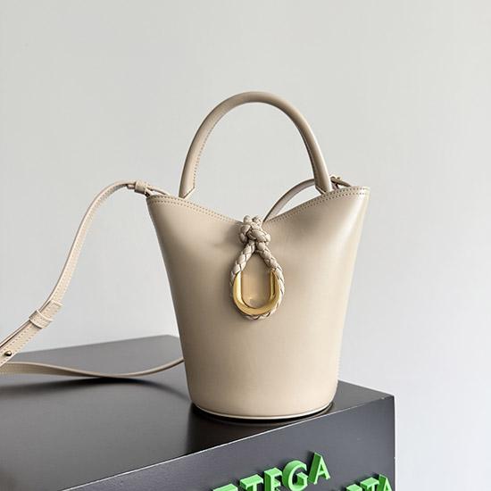 Bottega Veneta Small Liberta Bucket Ecru 815244