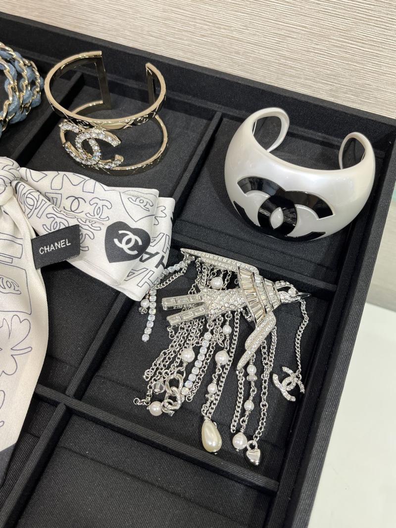 Chanel Brooch YCBR60901