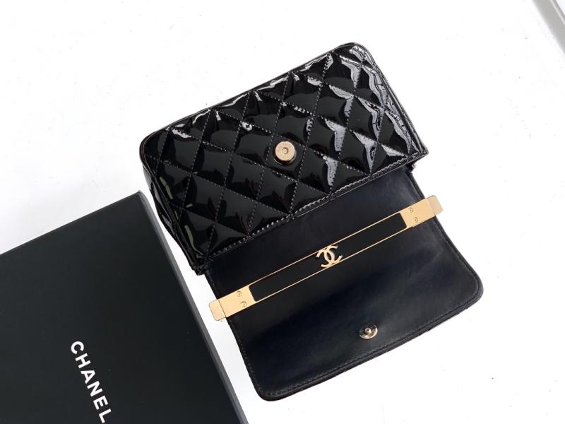 Chanel Patent Leather Clutch Black AS2506