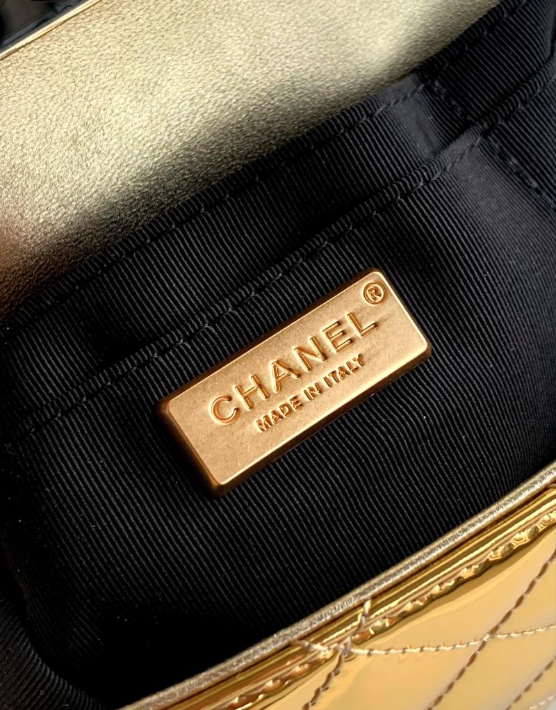 Chanel Patent Leather Clutch Gold AS2506