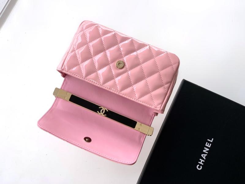 Chanel Patent Leather Clutch Pink AS2506