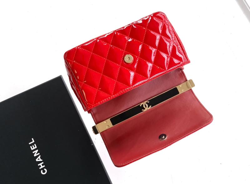 Chanel Patent Leather Clutch Red AS2506