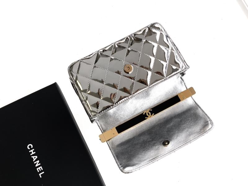 Chanel Patent Leather Clutch Silver AS2506