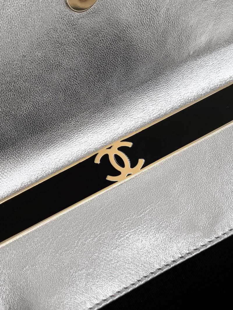 Chanel Patent Leather Clutch Silver AS2506