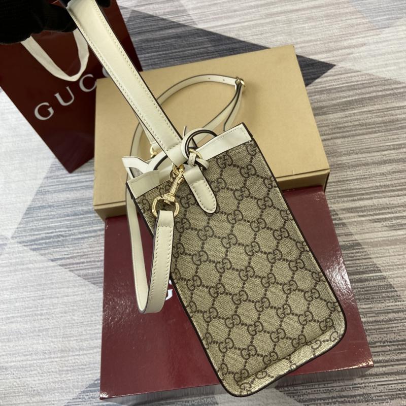 Gucci Padlock large top handle bag White 838991