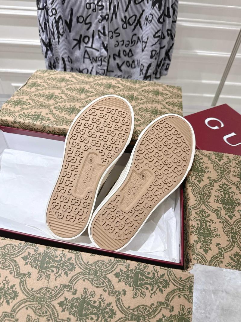 Gucci Sneakers SGS61101