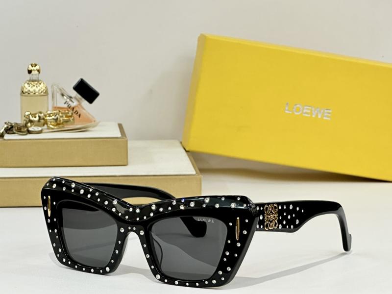 Loewe Sunglasses LW4116I