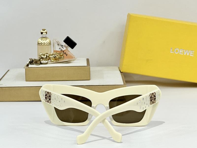 Loewe Sunglasses LW4116I