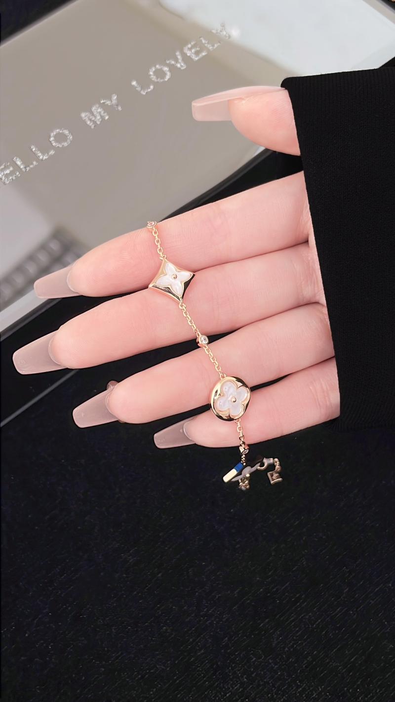 Louis Vuitton Bracelet LB52802
