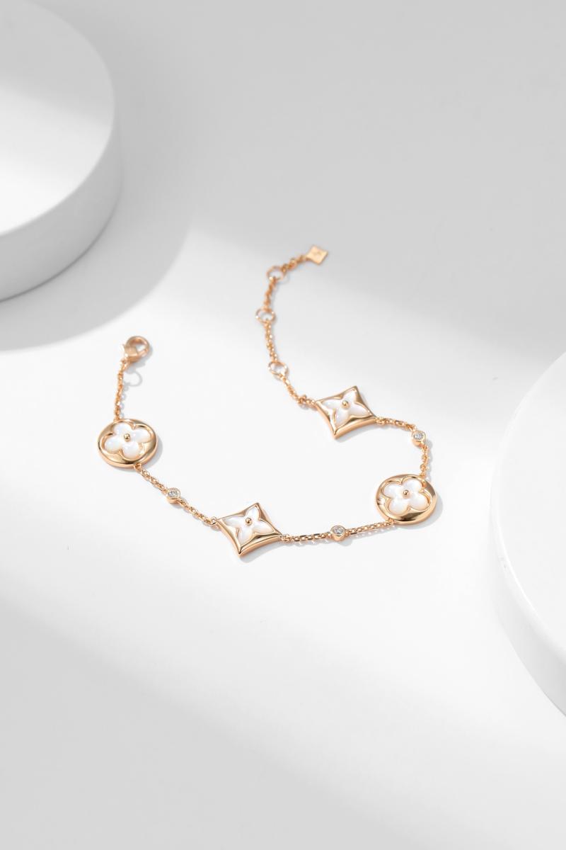 Louis Vuitton Bracelet LB52802