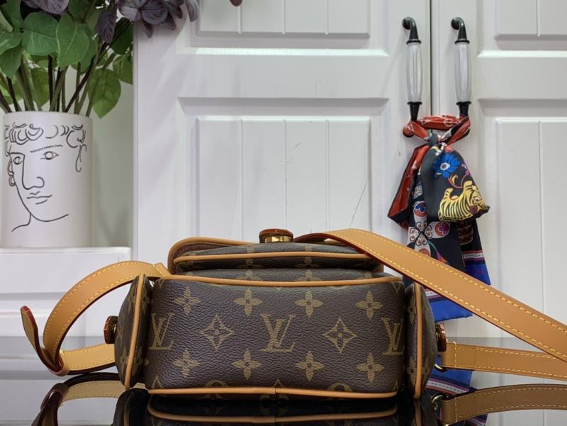 Louis Vuitton Cargo Wearable Wallet M14742