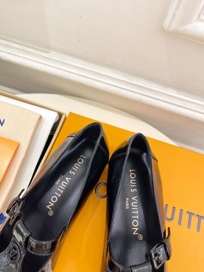 Louis Vuitton Loafers SLL61001