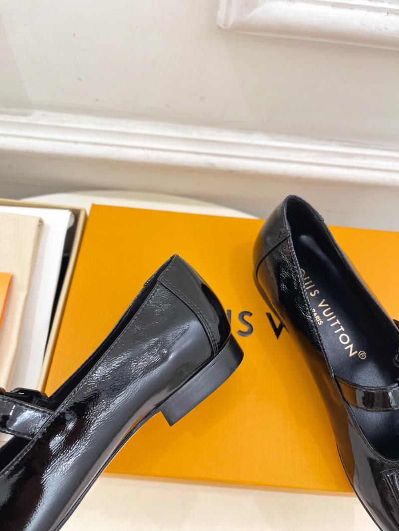 Louis Vuitton Loafers SLL61001