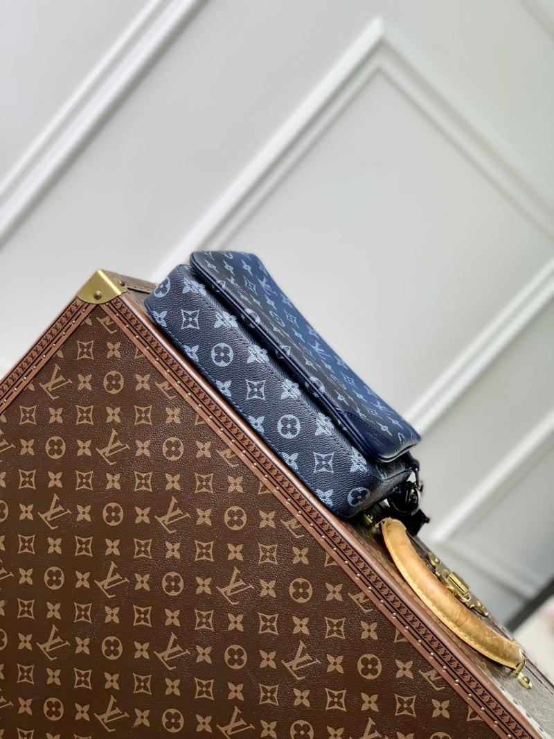 Louis Vuitton Trio Messenger M11592