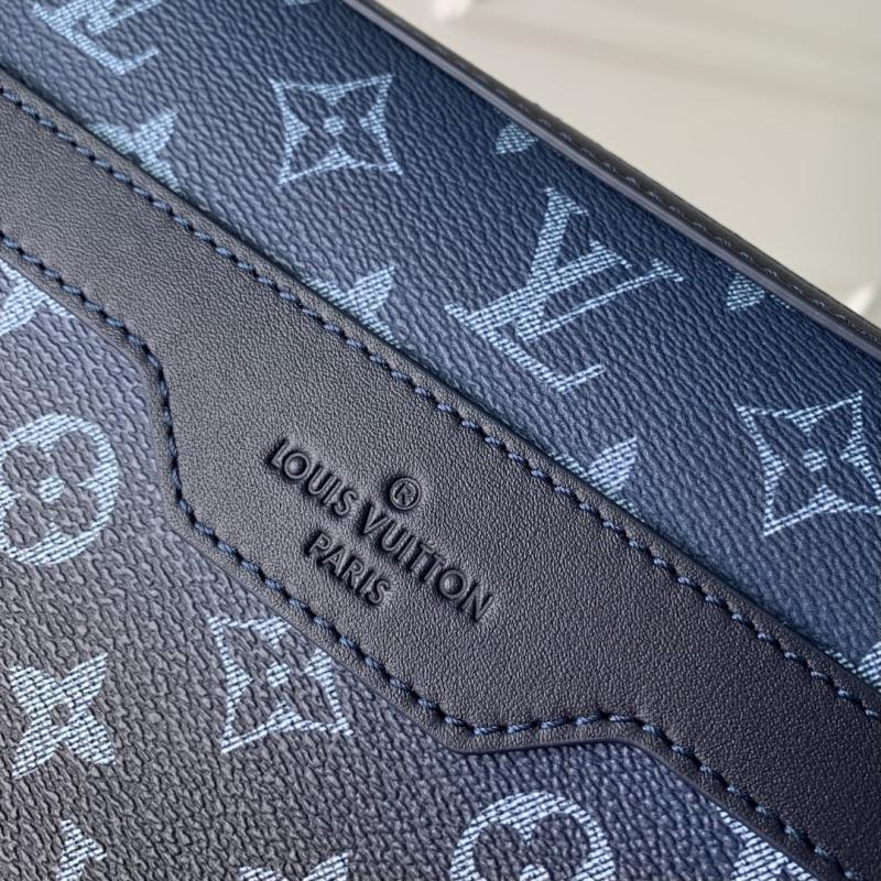 Louis Vuitton Trio Messenger M11592