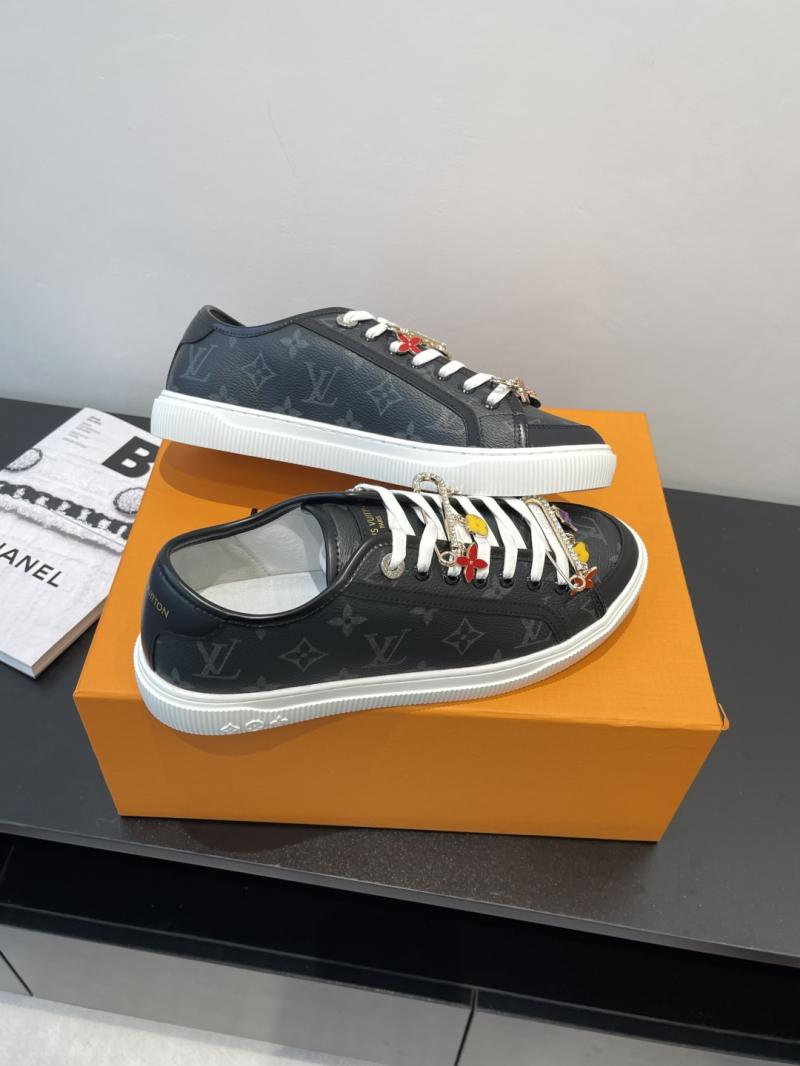 Louis Vuitton Unisex Sneakers SLS61302