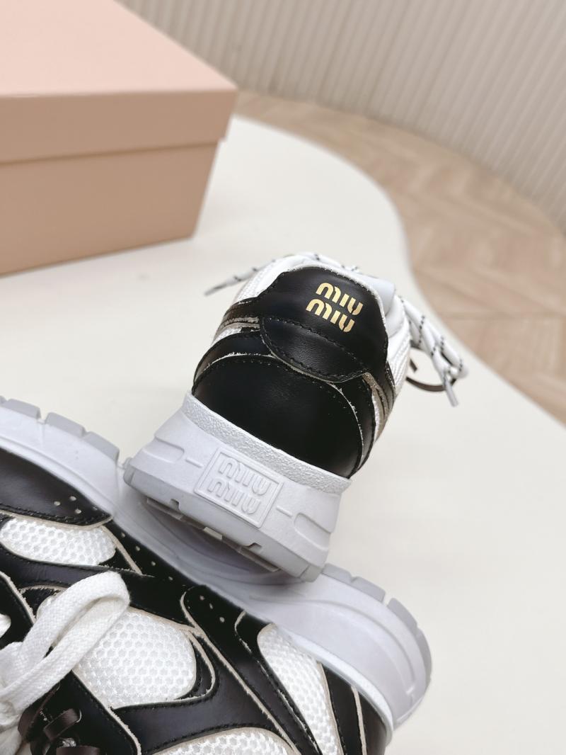 Miu Miu Sneakers SMS60204
