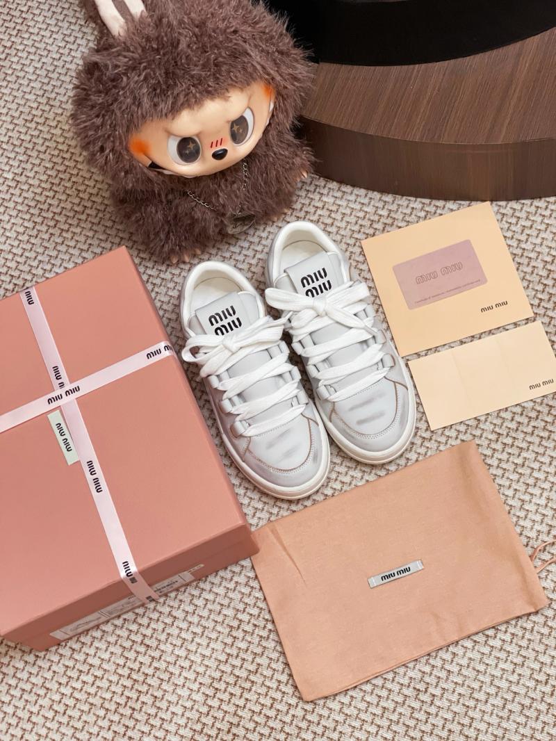 Miu Miu Sneakers SMS61302