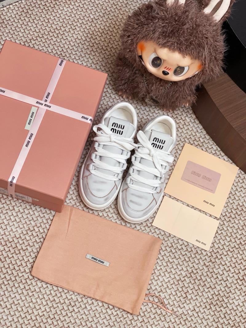 Miu Miu Sneakers SMS61302