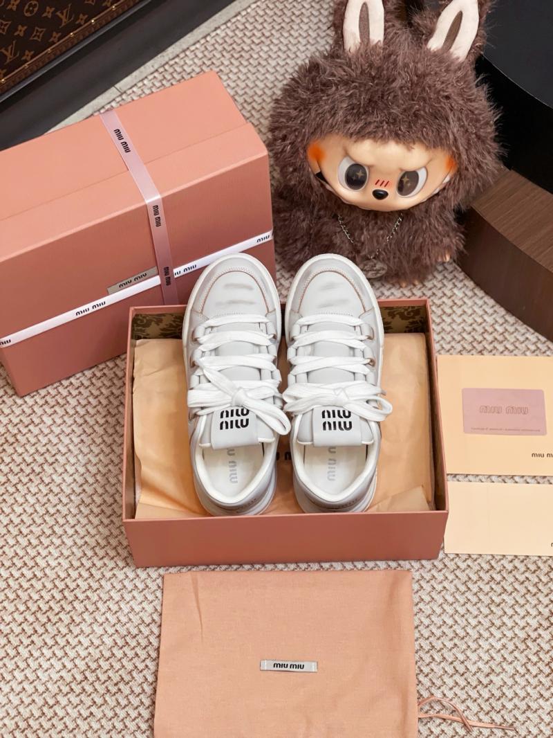 Miu Miu Sneakers SMS61302