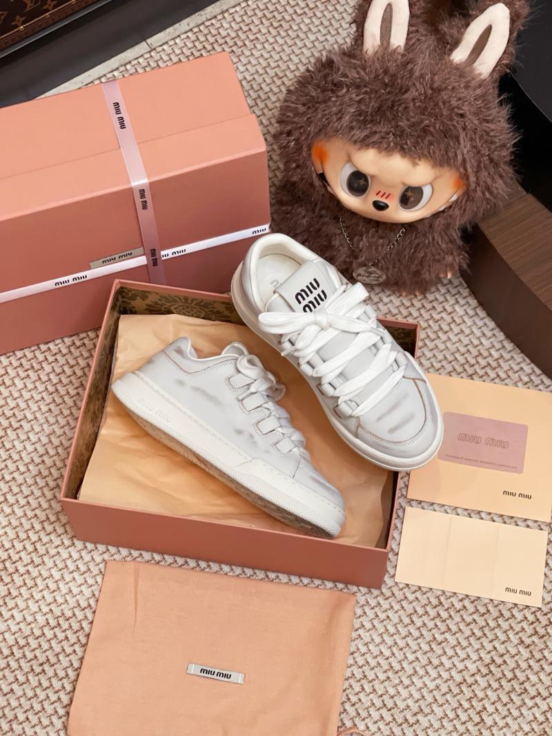 Miu Miu Sneakers SMS61302