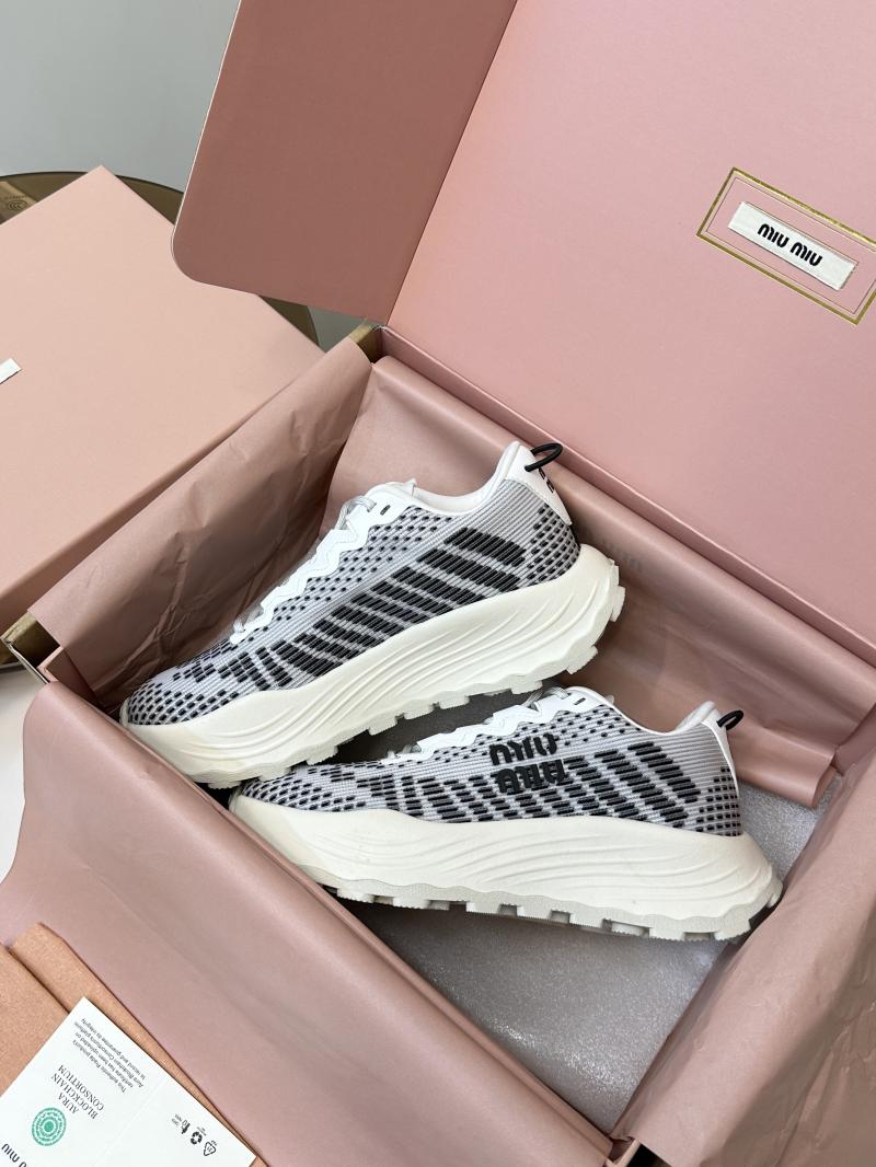 Miu Miu Unisex Sneakers SMS61101