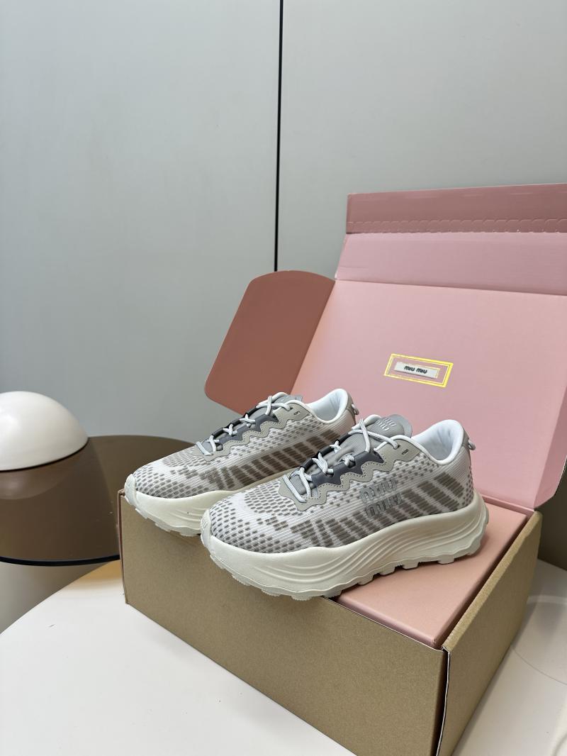 Miu Miu Unisex Sneakers SMS61102