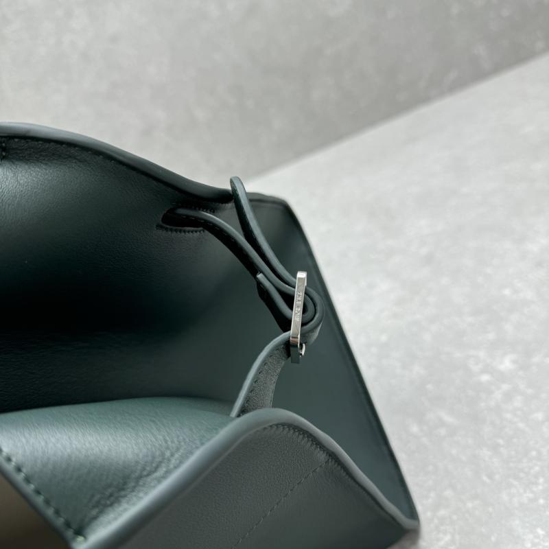 The Row Smooth Leather Margaux 12 Bag Green W1833