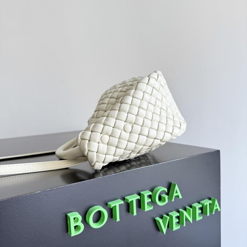 Bottega Veneta Small Cobble Top Handle Sea salt 805739