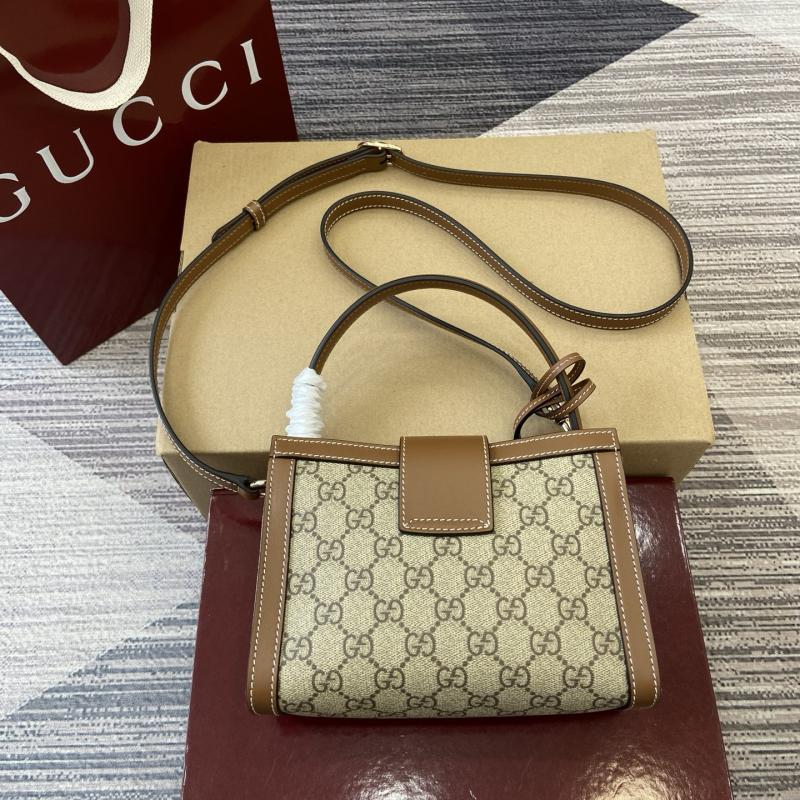 Gucci Padlock small top handle bag 841653