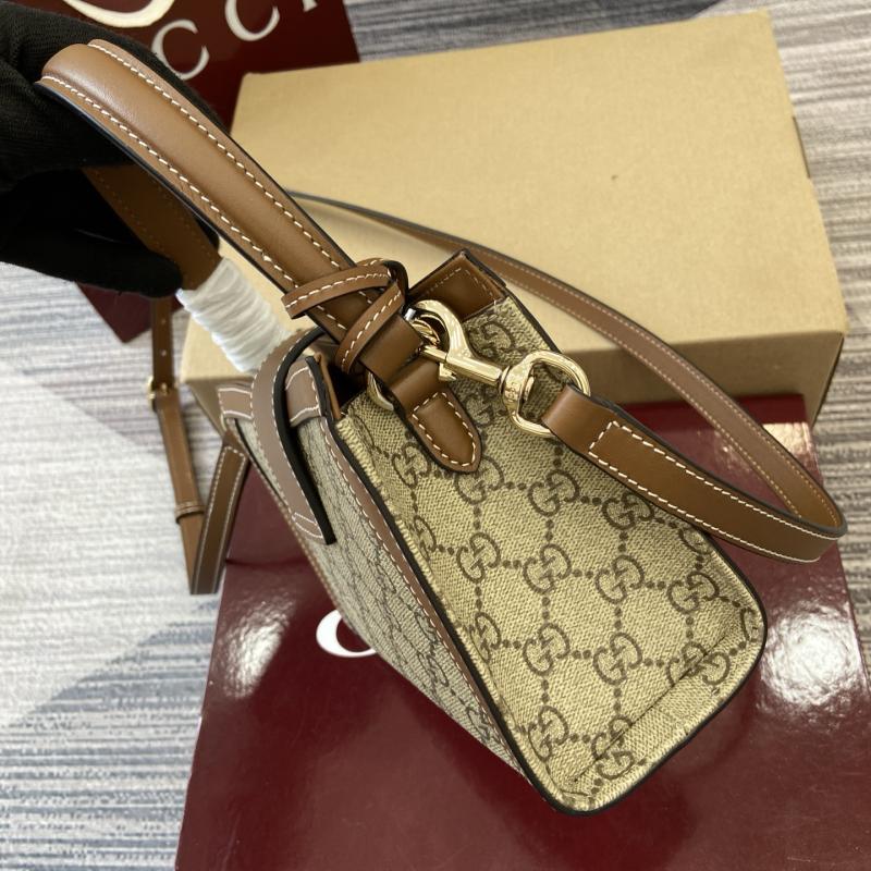 Gucci Padlock small top handle bag 841653