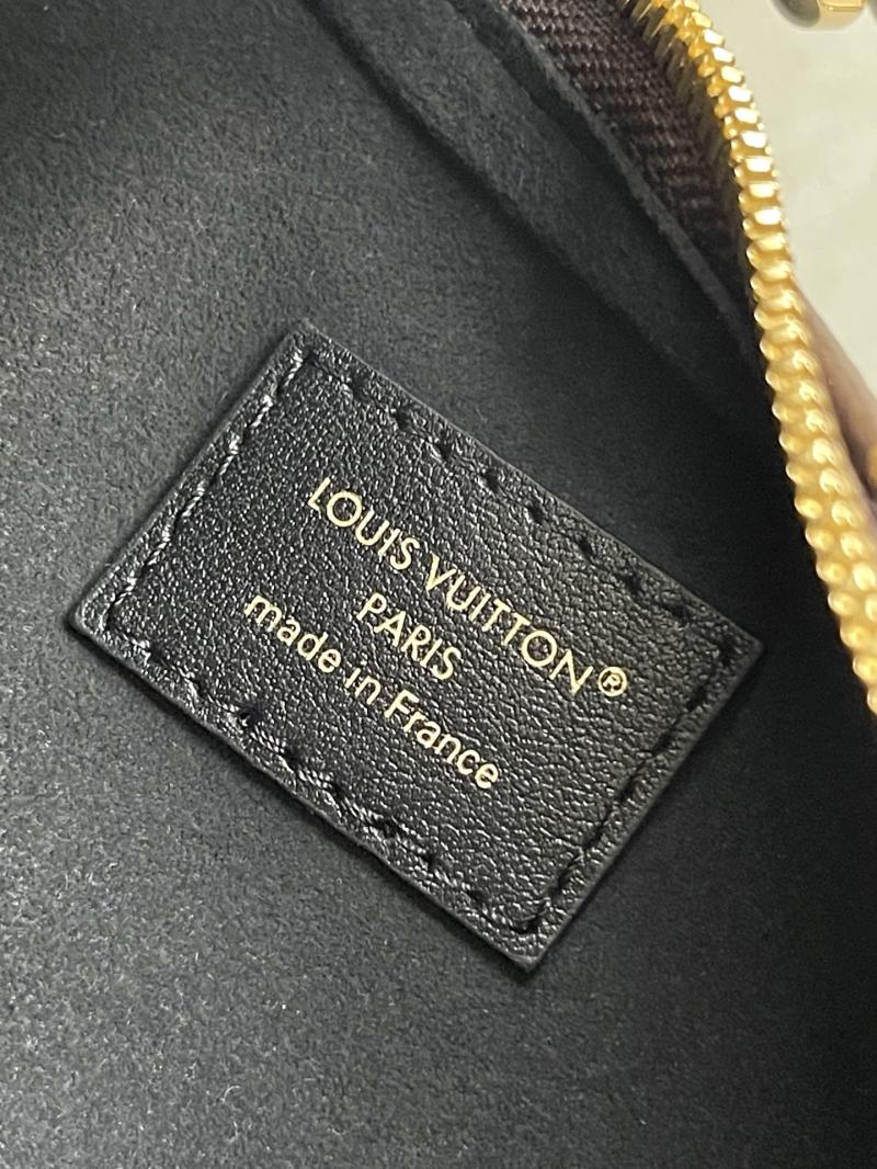 Louis Vuitton Cookie BB M15056