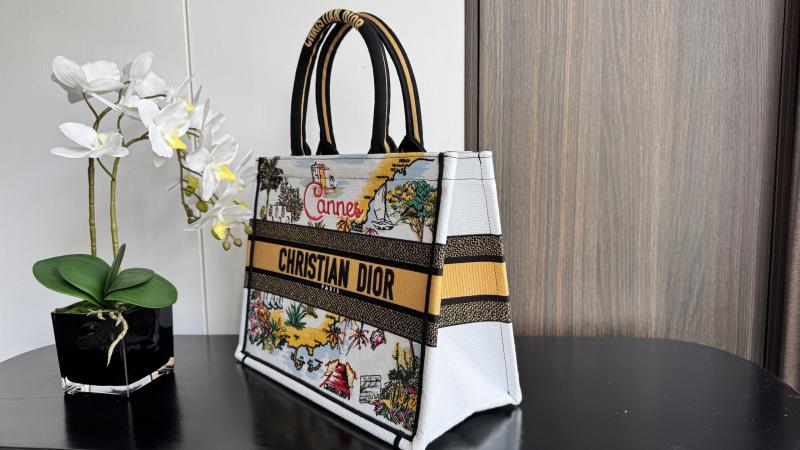 Medium Dior Book Tote Yellow M1296